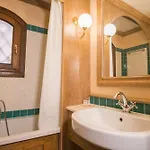 Lovely Flat Only 350 M From The * 리시아 디 바카
