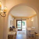 Lovely Flat Only 350 M From The * 리시아 디 바카