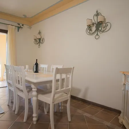 Lovely Flat Only 350 M From The Liscia di Vacca
